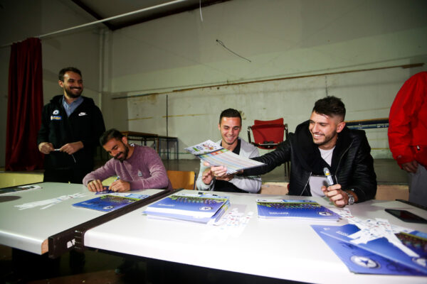 Το 5ο Γυμνάσιο Περιστερίου αγκάλιασε τον Ατρόμητο!