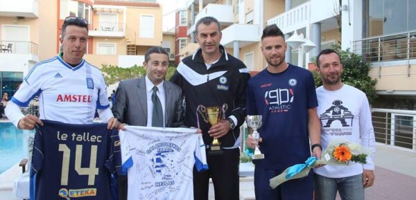 O «Γαλανόλευκος Φάρος» Λέσβου τίμησε Δέλλα – Λε Ταλέκ