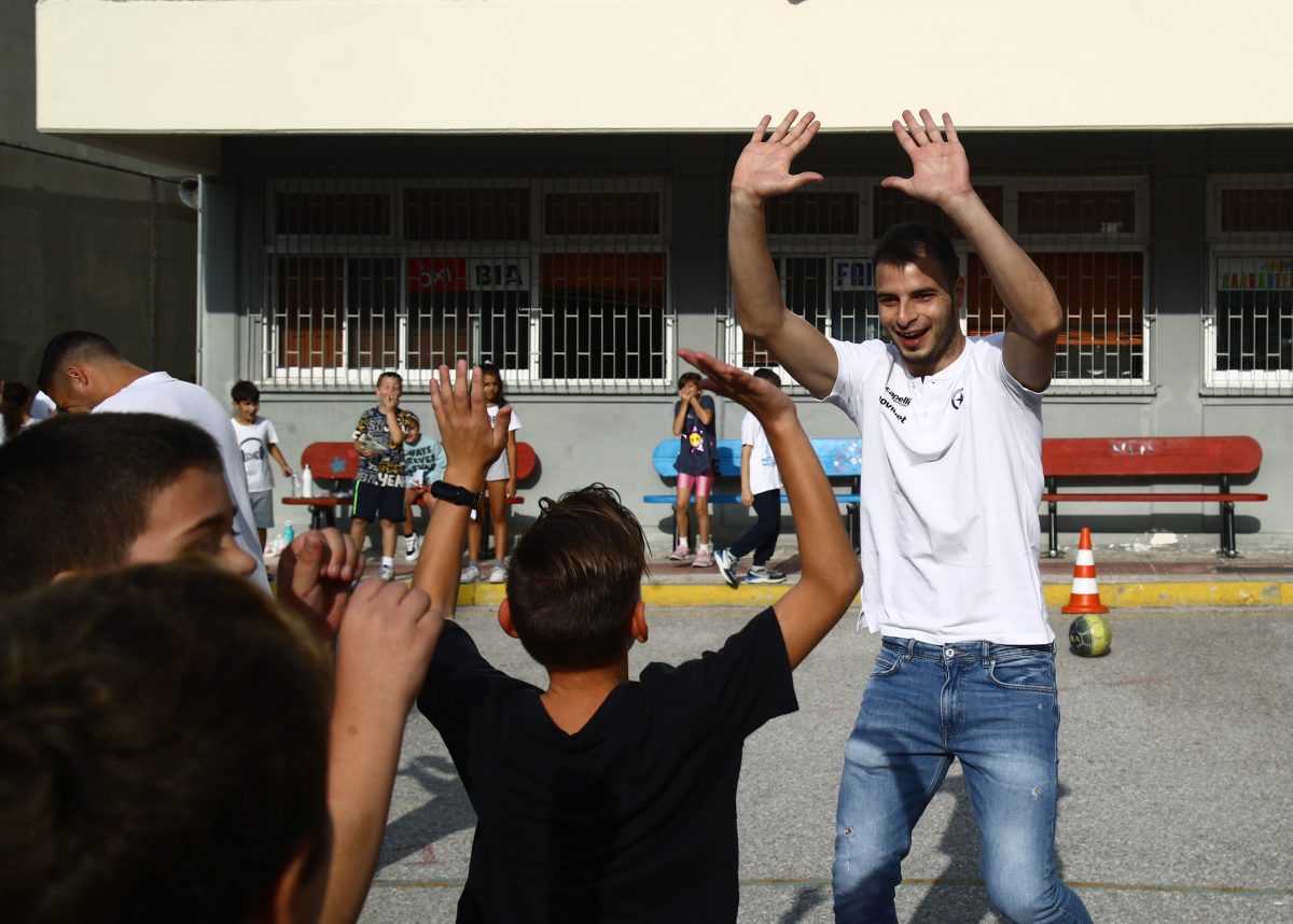 Ο Ατρόμητος στο 9ο Δημοτικό Περιστερίου (vid/gallery)